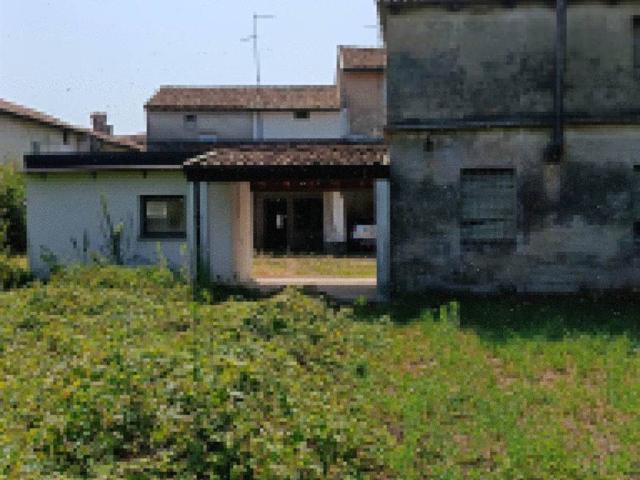 Villa Indipendente in vendita a Capergnanica, Lombardia