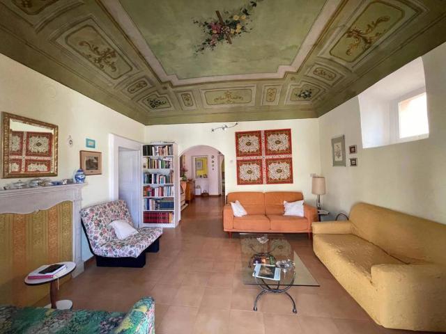 Villa Indipendente in vendita a Capestrano, L'Aquila