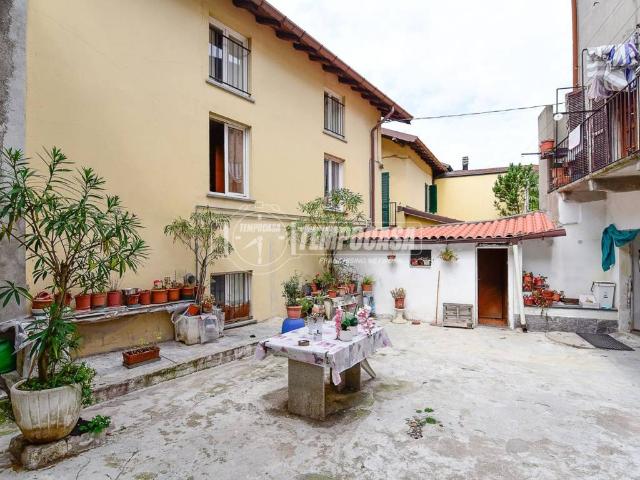 Villa Indipendente in vendita a Capiago, Capiago Intimiano