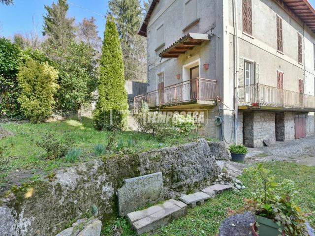 Villa Indipendente in vendita a Capiago, Capiago Intimiano