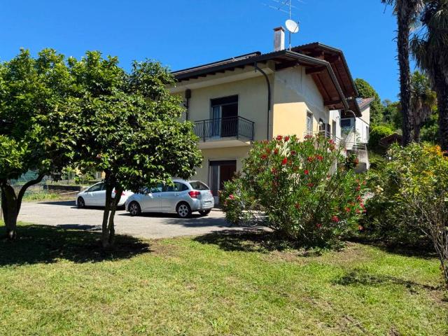 Villa Indipendente in vendita a Capiago, Capiago Intimiano