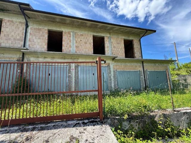 Villa Indipendente in vendita a Pescocanale, Capistrello