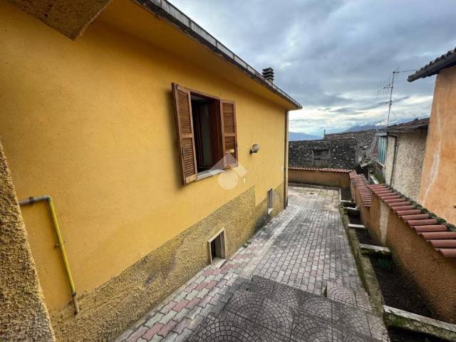Villa Indipendente in vendita a Pescocanale, Capistrello