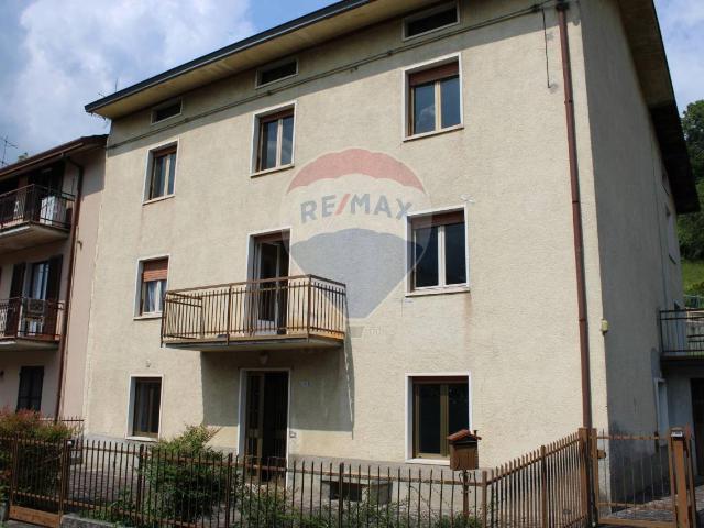 Villa Indipendente in vendita a Capizzone, Lombardia