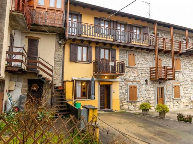 Villa Indipendente in vendita a Capizzone, Lombardia