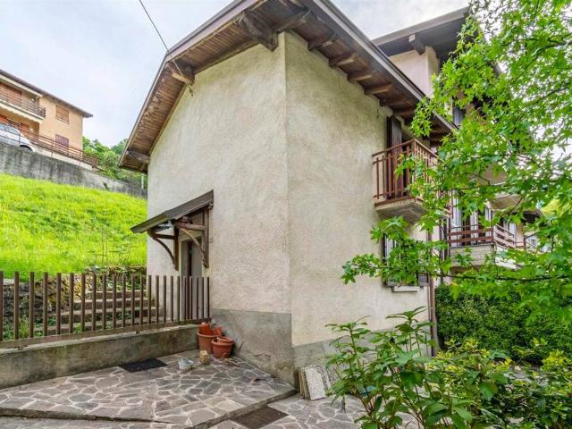 Villa Indipendente in vendita a Capizzone, Lombardia