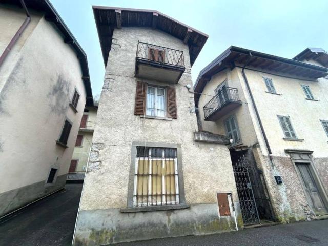 Villa Indipendente in vendita a Capizzone, Lombardia