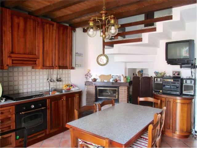 Villa Indipendente in vendita a Capizzone, Lombardia