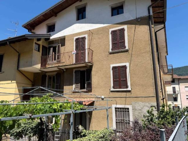 Villa Indipendente in vendita a Capizzone, Lombardia