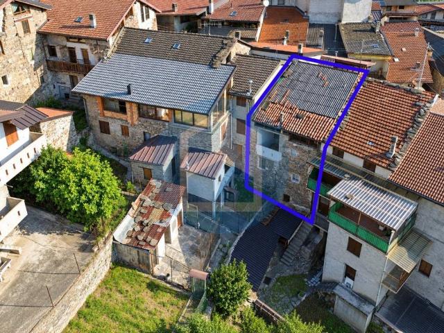 Villa Indipendente in vendita a Pescarzo, Capo di Ponte