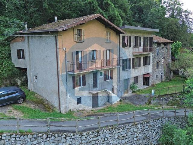 Villa Indipendente in vendita a Comunità montana della valle Camonica, Cedegolo