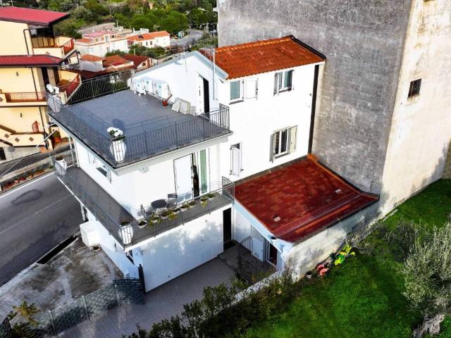Villa Indipendente in vendita a San Martino, Capo D'orlando