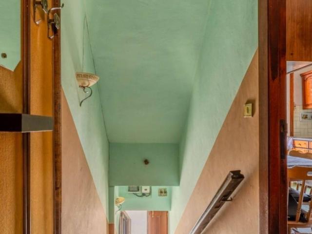 Villa Indipendente in vendita a Capodimonte, Lazio
