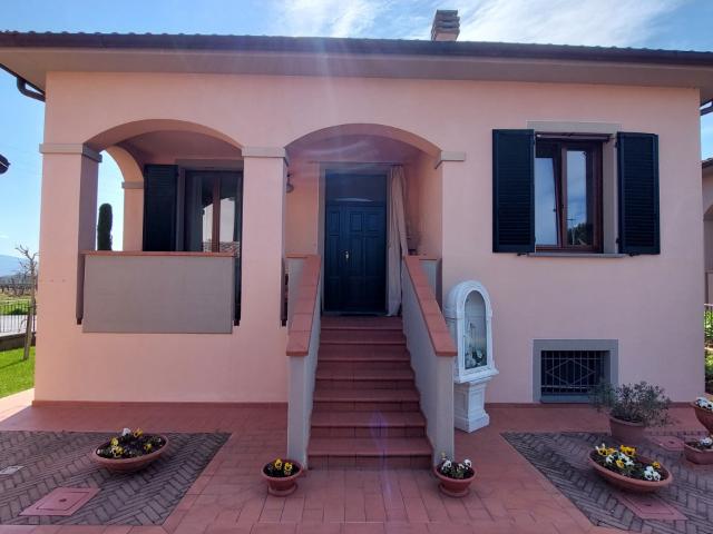 Villa Indipendente in vendita a Capolona, Arezzo