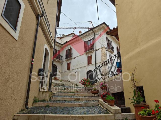 Villa Indipendente in vendita a Caporciano, Abruzzo