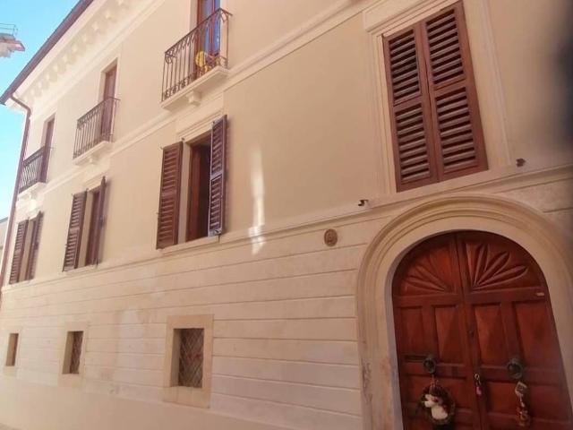 Villa Indipendente in vendita a Caporciano, Abruzzo