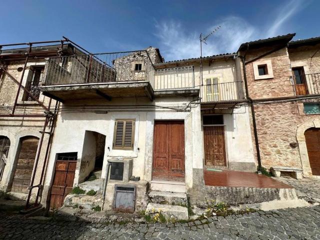 Villa Indipendente in vendita a Caporciano, Abruzzo