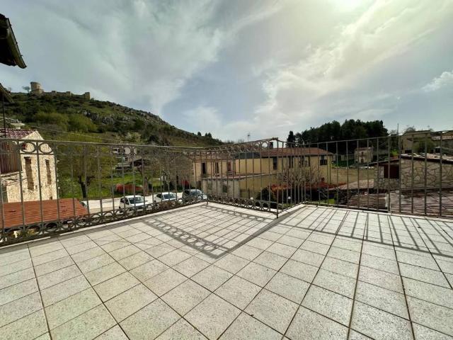 Villa Indipendente in vendita a Caporciano, Abruzzo