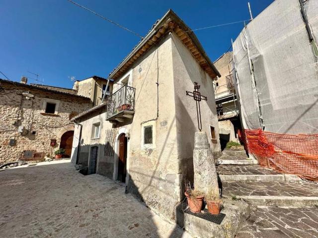 Villa Indipendente in vendita a Caporciano, Abruzzo