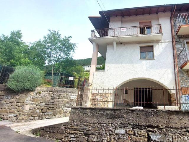 Villa Indipendente in vendita a Comunità montana della Valle Sabbia, Capovalle