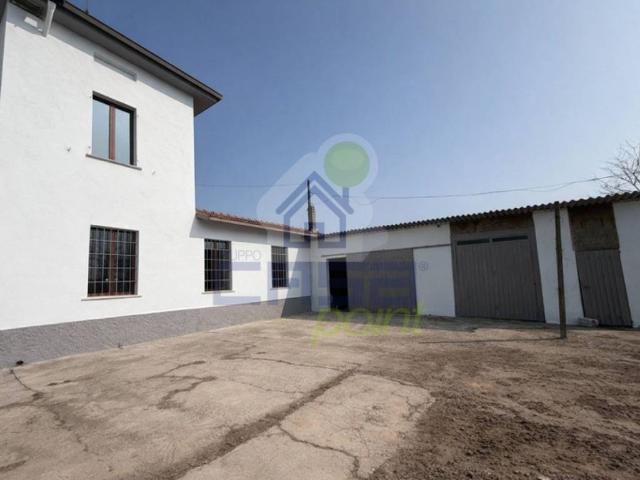 Villa Indipendente in vendita a Cappella De' Picenardi, Lombardia