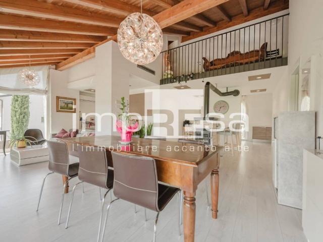 Villa Indipendente in vendita a Cappella Maggiore, Veneto