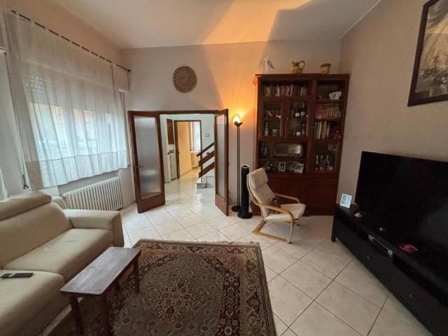 Villa Indipendente in vendita a Limite sull'Arno, Capraia e Limite
