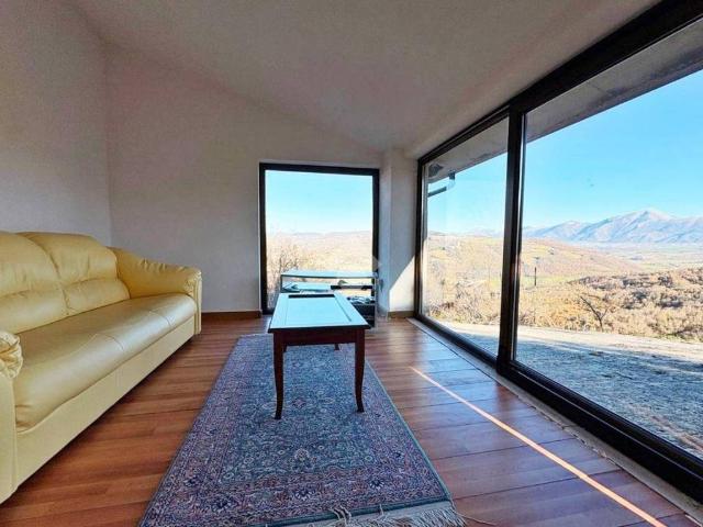 Villa Indipendente in vendita a Gualdo Tadino, Umbria