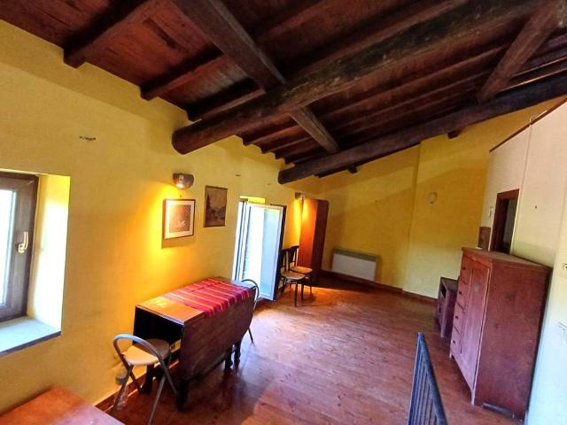 Villa Indipendente in vendita a Caprarola, Lazio