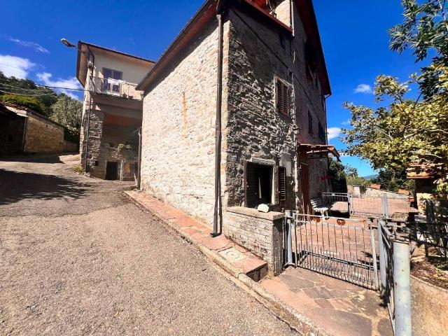 Villa Indipendente in vendita a Caprese Michelangelo, Toscana