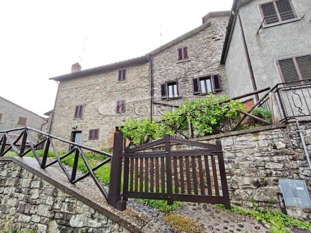 Villa Indipendente in vendita a Caprese Michelangelo, Toscana