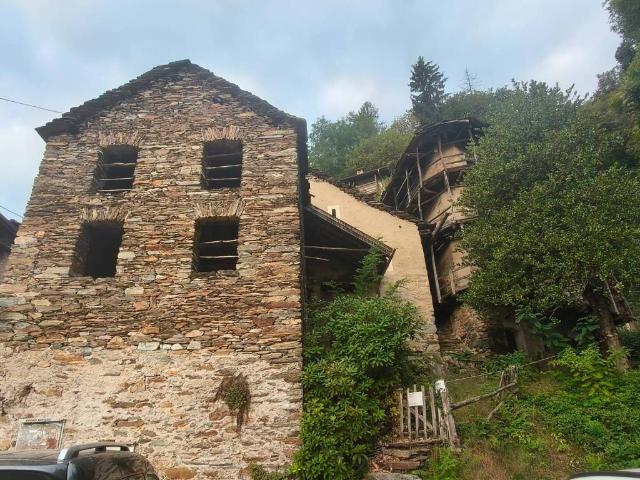 Villa Indipendente in vendita a Caprezzo