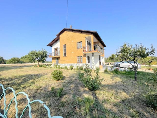 Villa Indipendente in vendita a Capriata d'Orba, Alessandria