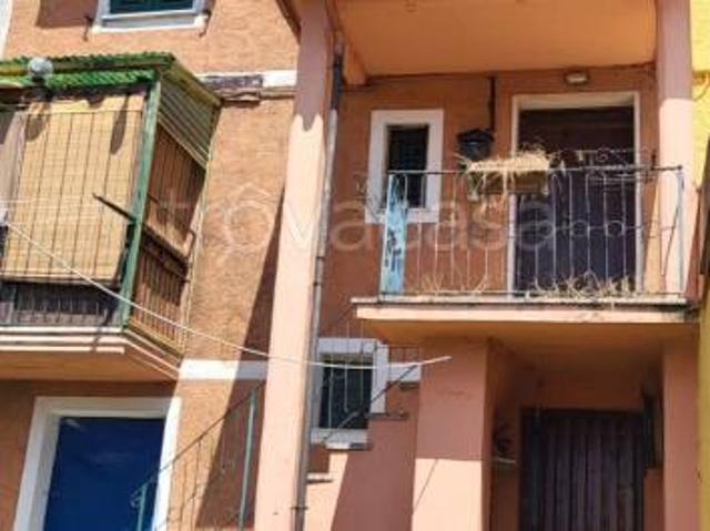 Villa Indipendente in vendita a Montebruno, Liguria