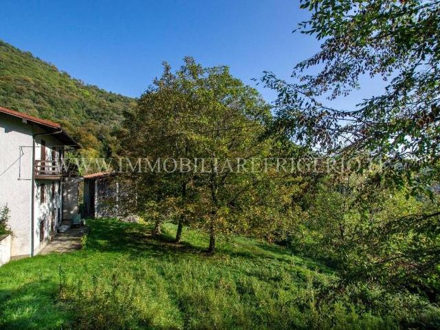 Villa Indipendente in vendita a Caprino Bergamasco, Lombardia