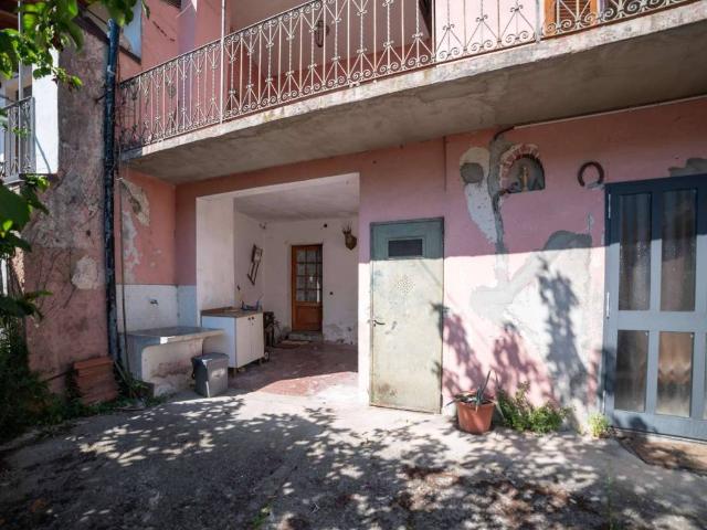 Villa Indipendente in vendita a Caprino Bergamasco, Lombardia