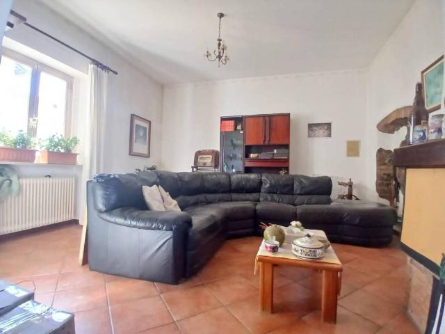 Villa Indipendente in vendita a Capriva Del Friuli, Friuli-Venezia Giulia