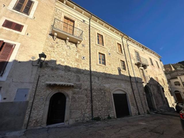 Villa Indipendente in vendita a Caramanico Terme, Abruzzo