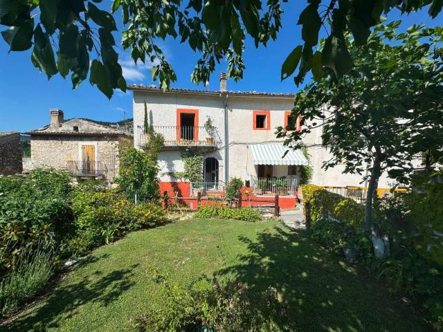 Villa Indipendente in vendita a Caramanico Terme, Abruzzo