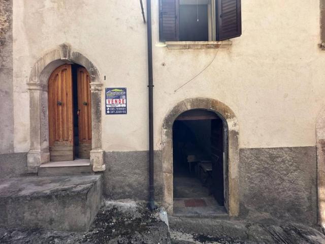 Villa Indipendente in vendita a Caramanico Terme, Abruzzo