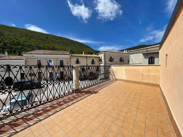 Villa Indipendente in vendita a Carapelle Calvisio, Abruzzo