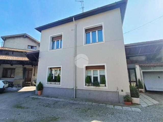 Villa Indipendente in vendita a Carate Brianza, Lombardia