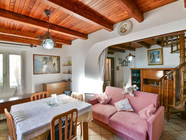 Villa Indipendente in vendita a Carate, Carate Urio