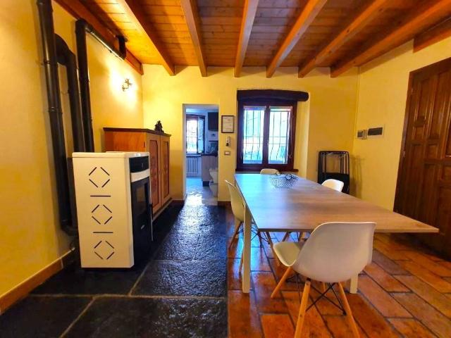 Villa Indipendente in vendita a Carate, Carate Urio