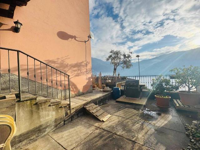 Villa Indipendente in vendita a Carate Urio, Como