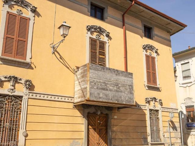 Villa Indipendente in vendita a Caravaggio, Bergamo