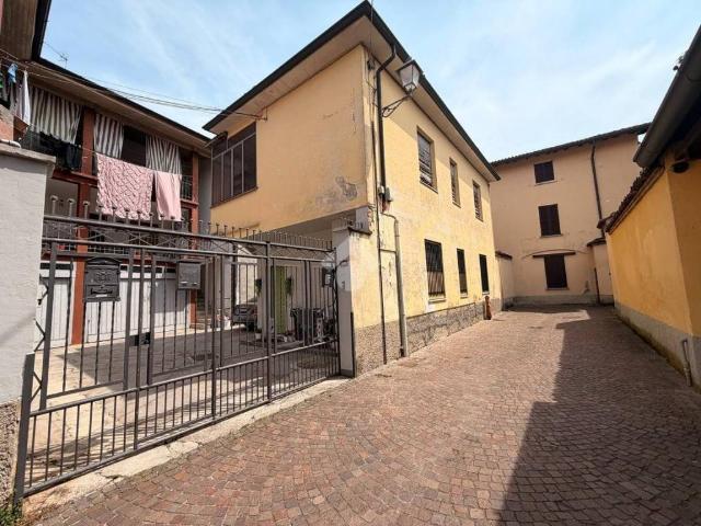 Villa Indipendente in vendita a Caravaggio, Lombardia