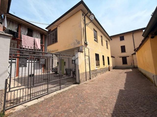 Villa Indipendente in vendita a Caravaggio, Lombardia
