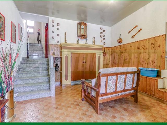 Villa Indipendente in vendita a Unione dei comuni del Medio Verbano, Caravate