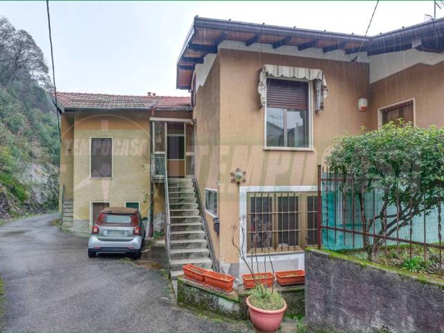 Villa Indipendente in vendita a Unione dei comuni del Medio Verbano, Caravate